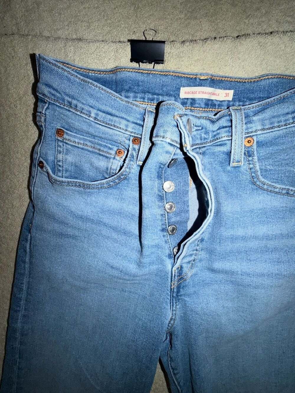 Levi's Ribcage Straight Ankle Jeans Size 31 Medium Wash Denim - Picture 3 of 12